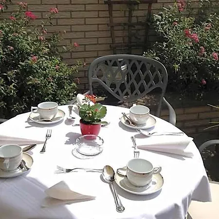 Imperial 4*
